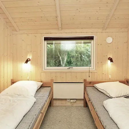 Two-bedroom Holiday In 3