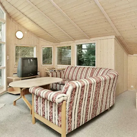 Dom wakacyjny Two-bedroom Holiday In 3