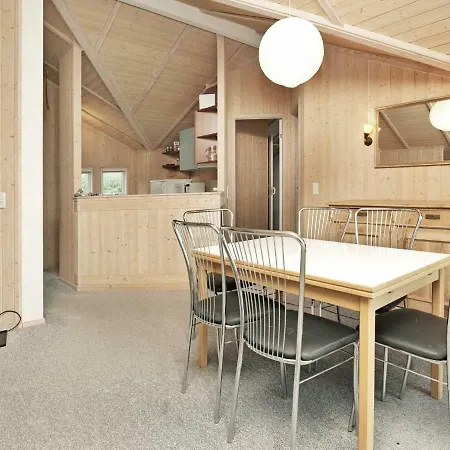 Two-bedroom Holiday In 3 Bogø By